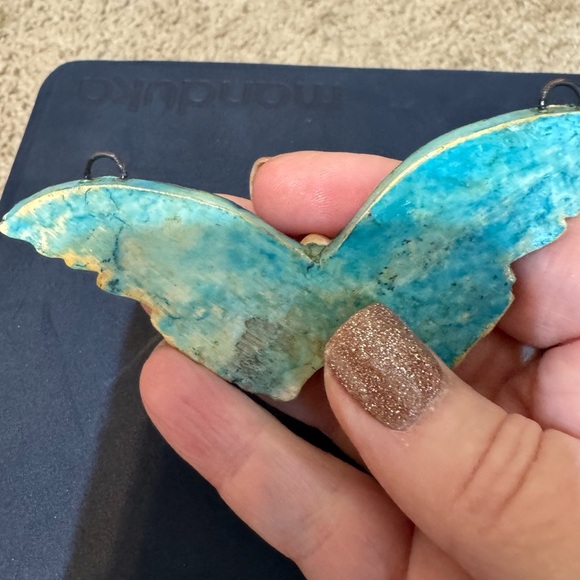 Artisan Raven Wing Pendant - Green and Cream - Picture 2 of 3